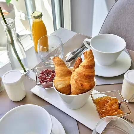 Le Clos De L'olivier Bed & Breakfast 2*