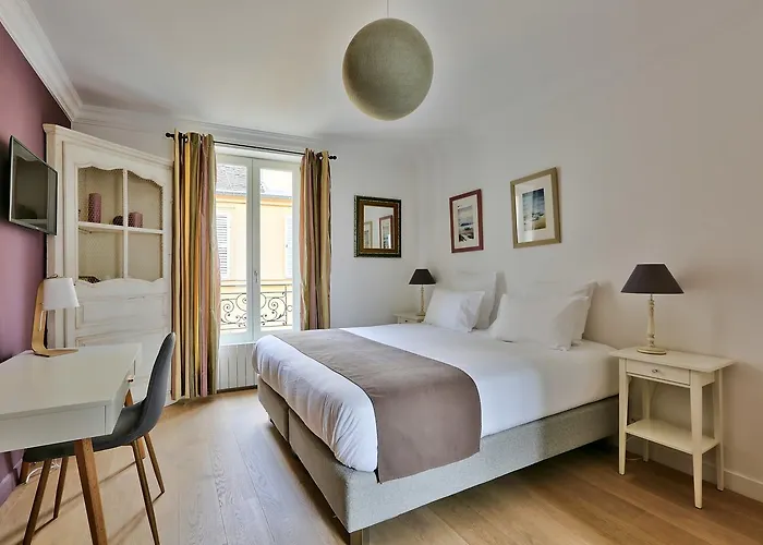 Le Clos De L'olivier 4* Paris